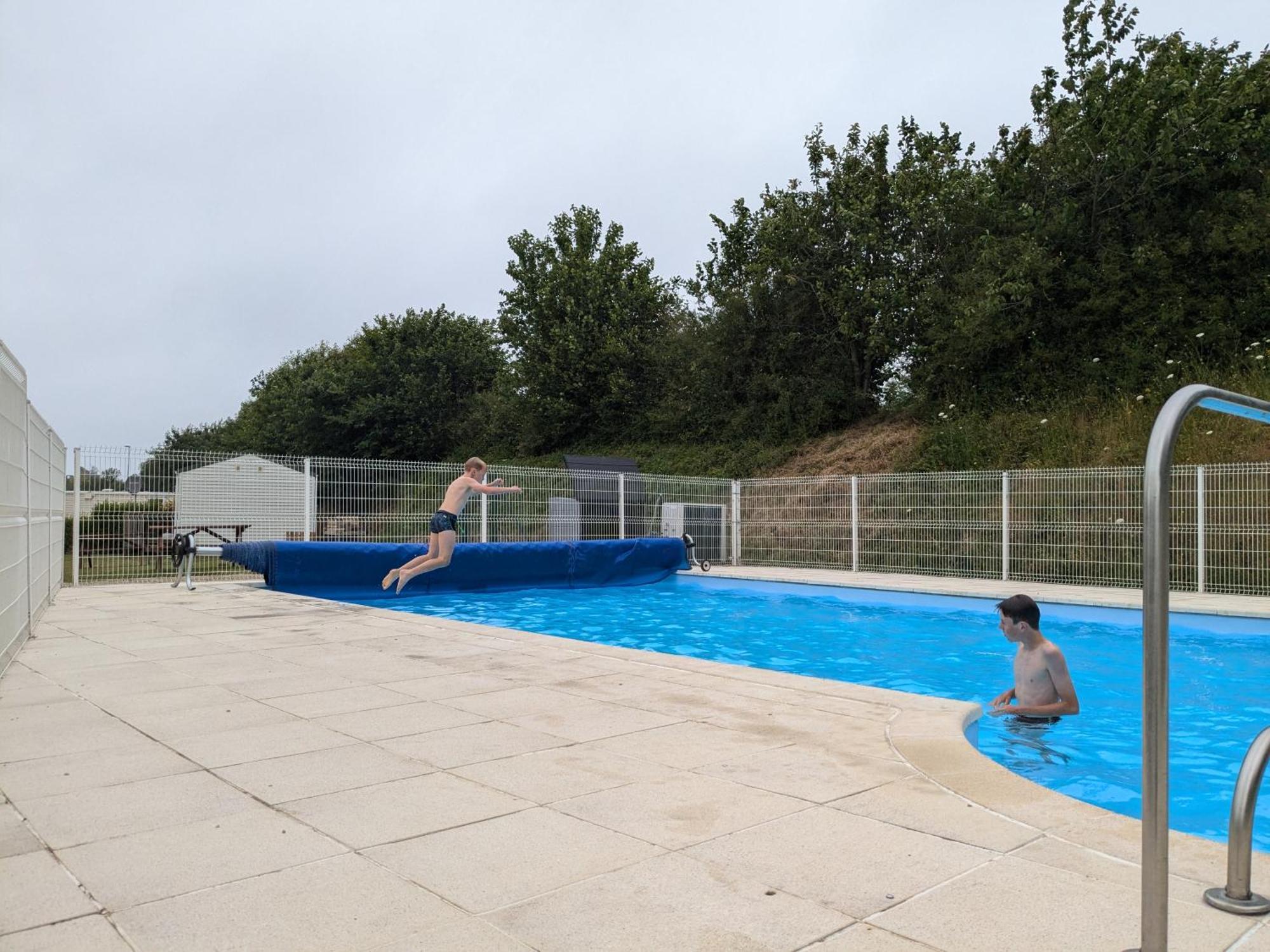 Grand Mobilhome 4 Pers 2025 - Granit Rose - Piscine Kermaria-Sulard Exterior photo